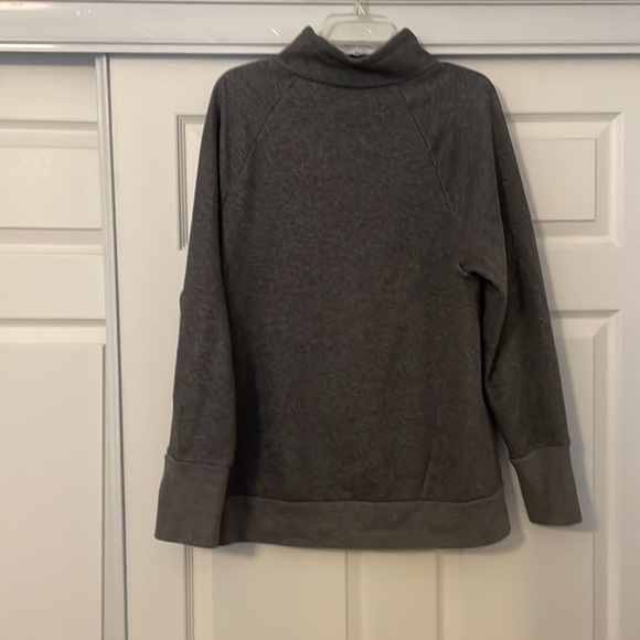 Fabletics mock neck tunic - Picture 2 of 2